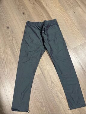 Essentials Men's Charcoal Gray Jogger Sweatpants